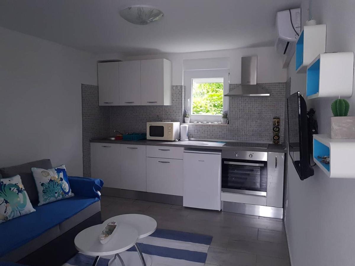 Sound Of The Sea Apartment Vrsi Exterior photo